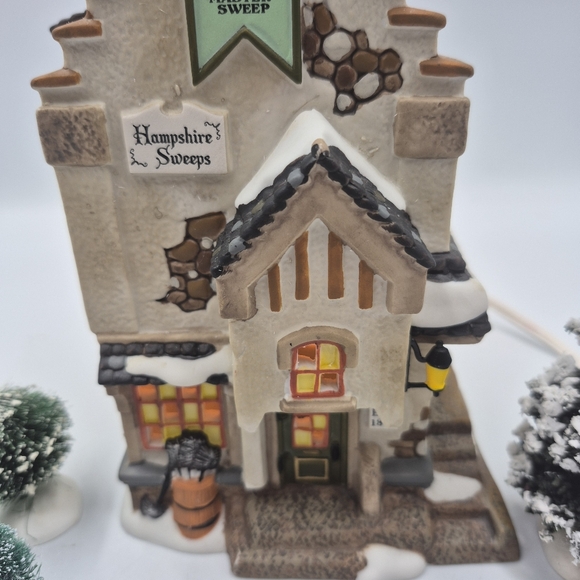 Department 56 Dickens Village Series. Hampshire Sweeps. - Picture 2 of 9
